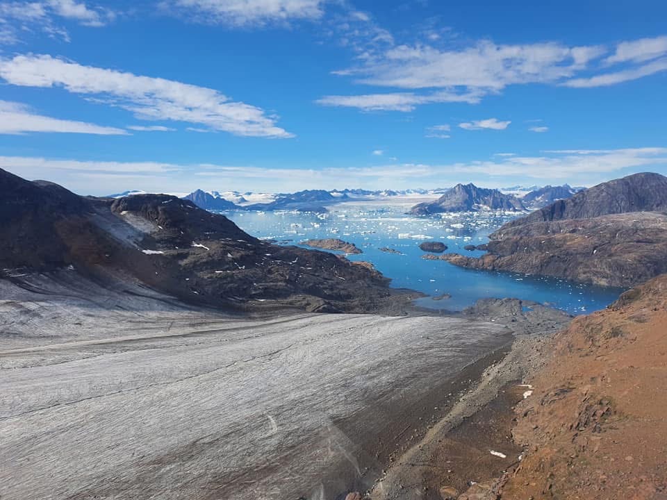 The Forbindelses Glacier crossing the Skaergaard Intrusion